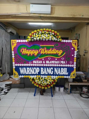 Papan Bunga di Tangki