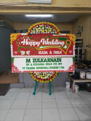 Papan Bunga di Tangki