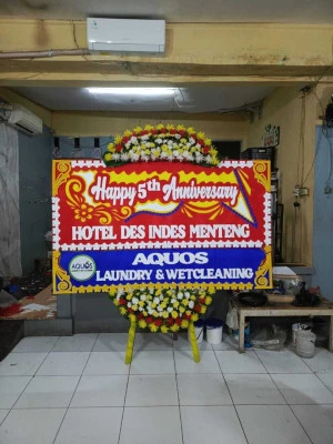 Papan Bunga di Tangki